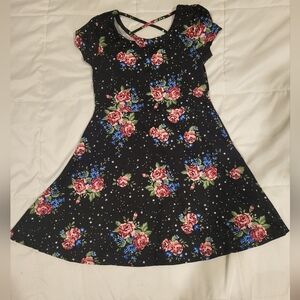 Size 4/5 Girls Black Dress With Flowers